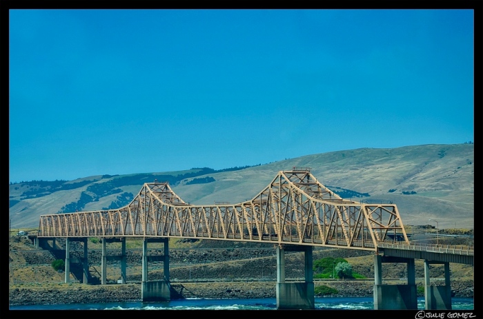 The Dalles Bridge (built in 1953) that crosses the Columbia River from Oregon to Washington.